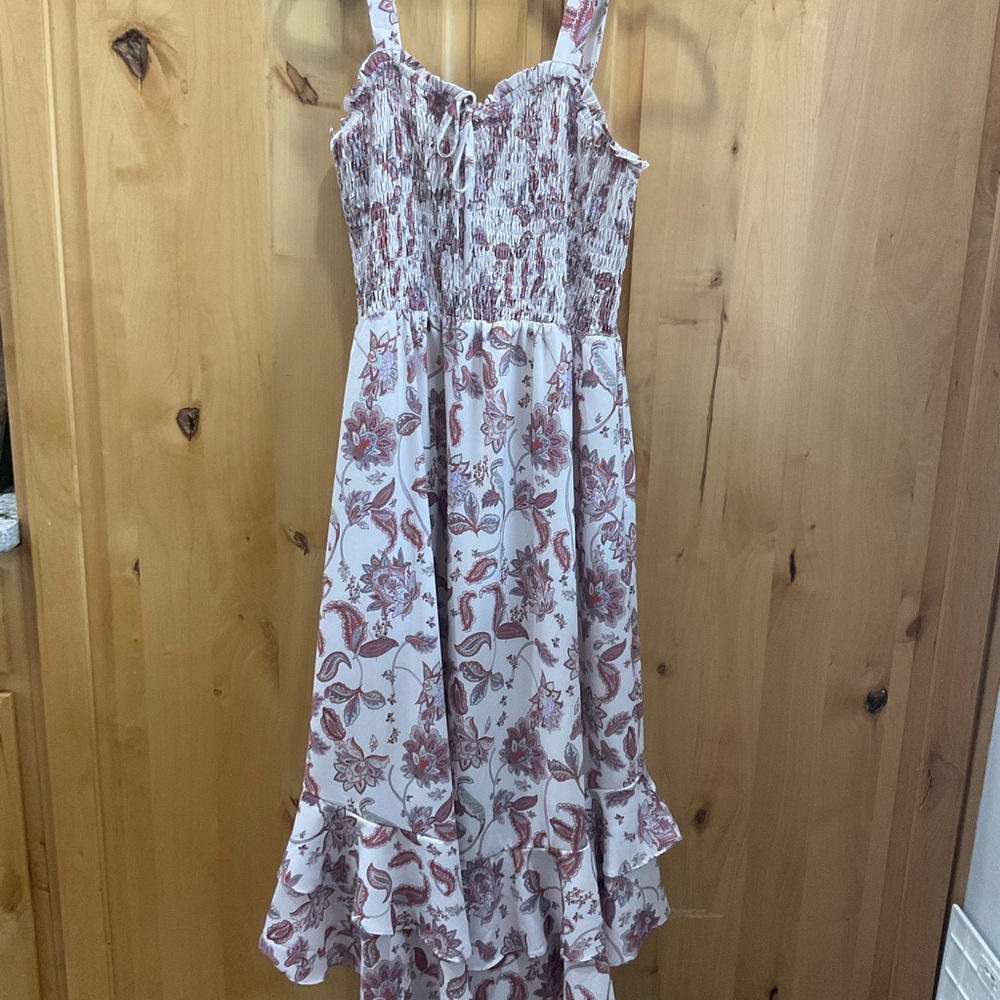 Ladies Dress Size Large, Flowy and Flattering